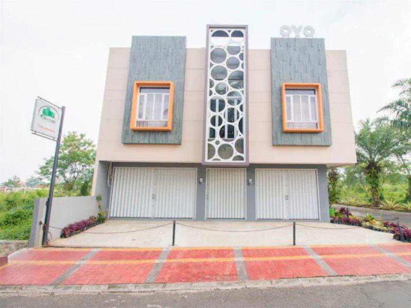 OYO 871 Aira Costel Cianjur Exterior foto