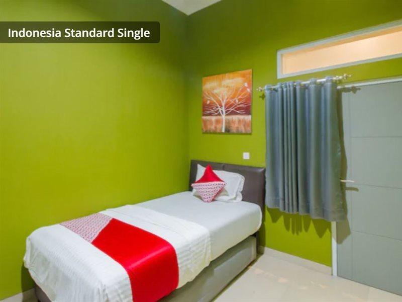 OYO 871 Aira Costel Cianjur Exterior foto
