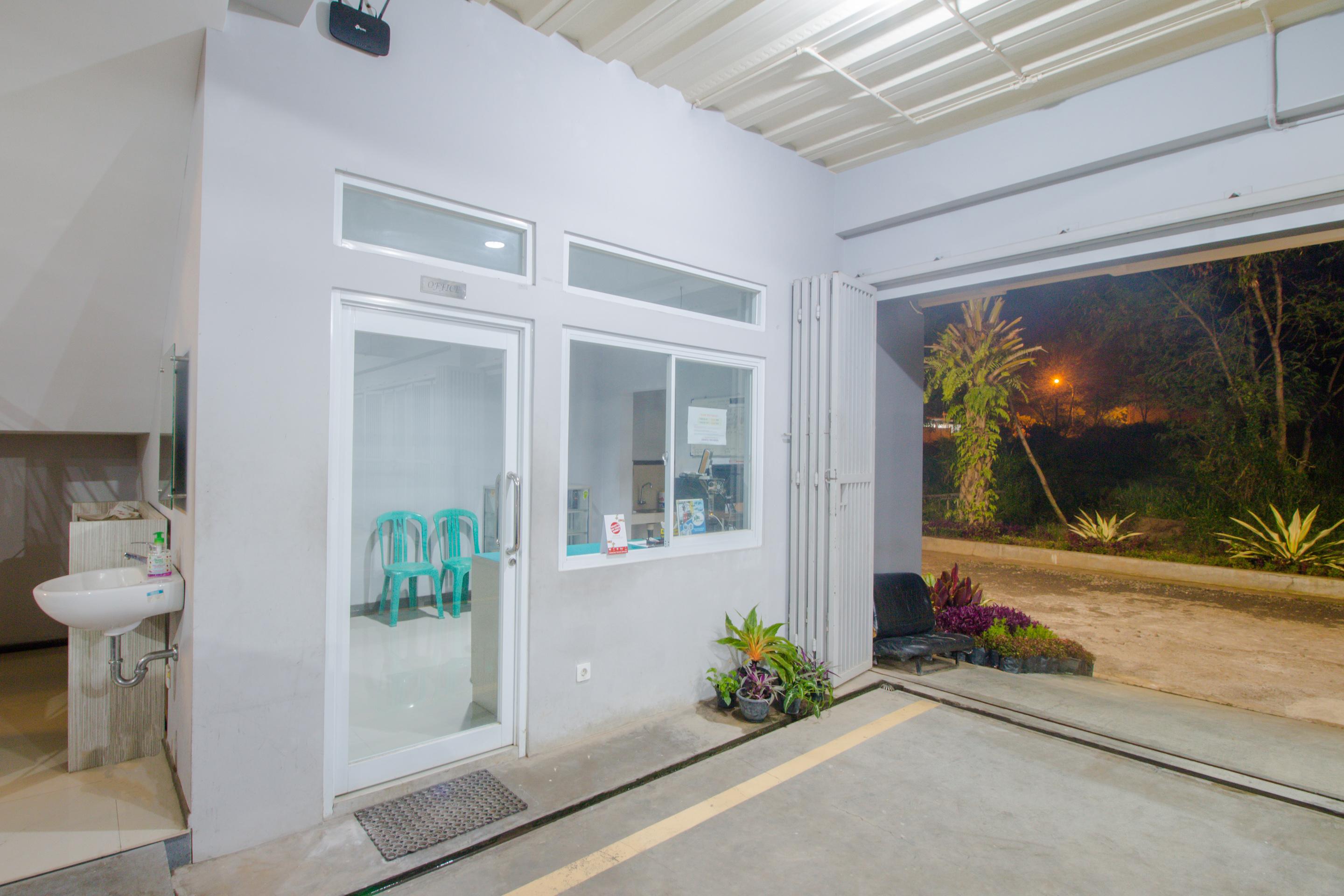 OYO 871 Aira Costel Cianjur Exterior foto