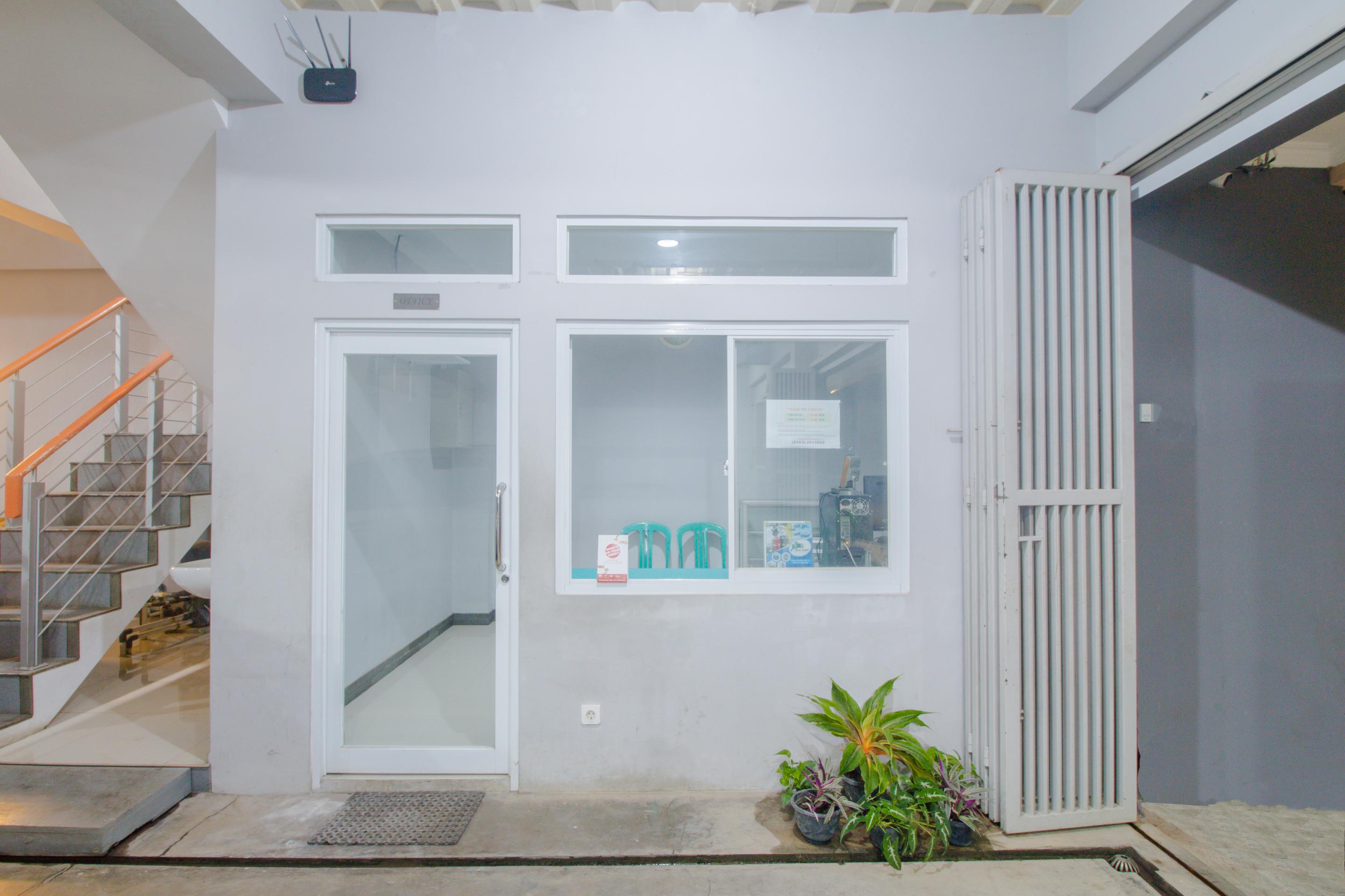 OYO 871 Aira Costel Cianjur Exterior foto